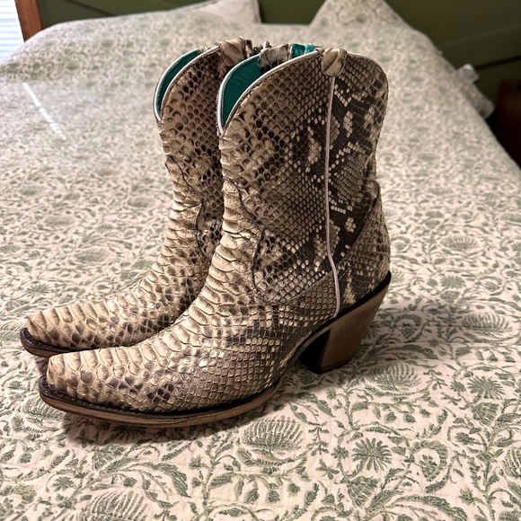Corral Shoes - Corral Women’s Boots Size 9